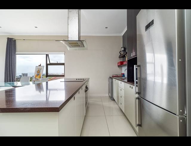 2 BEDROOM APARTMENT BLOCK TO LET IN VREDEHOEK